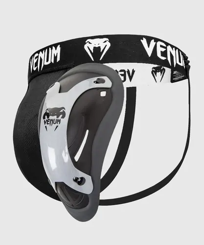 The Venum "Competitor" cup is built for the most demanding athletes, looking for peak and unmatched groin protection. Its three-layers absorb first the impact while the rubber gel shield spread the shockwave away from vital areas.
